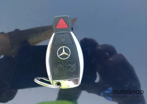 2016 Mercedes-Benz C 300 4Matic z USA, uszkodzony, nr VIN WDDWF4KB3GR144409